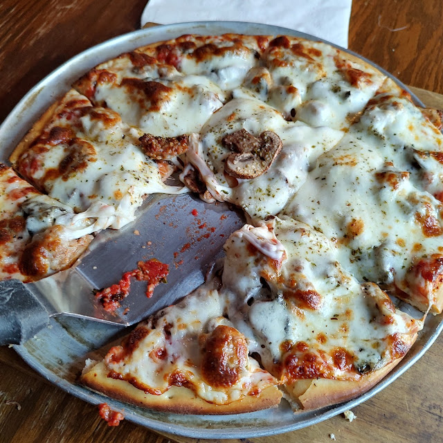 Pequod's Pizza thumb 2